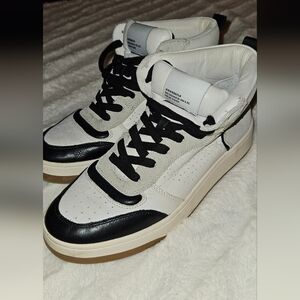 Steve Madden Calypso Black and Cream Athletic Shoes 9M